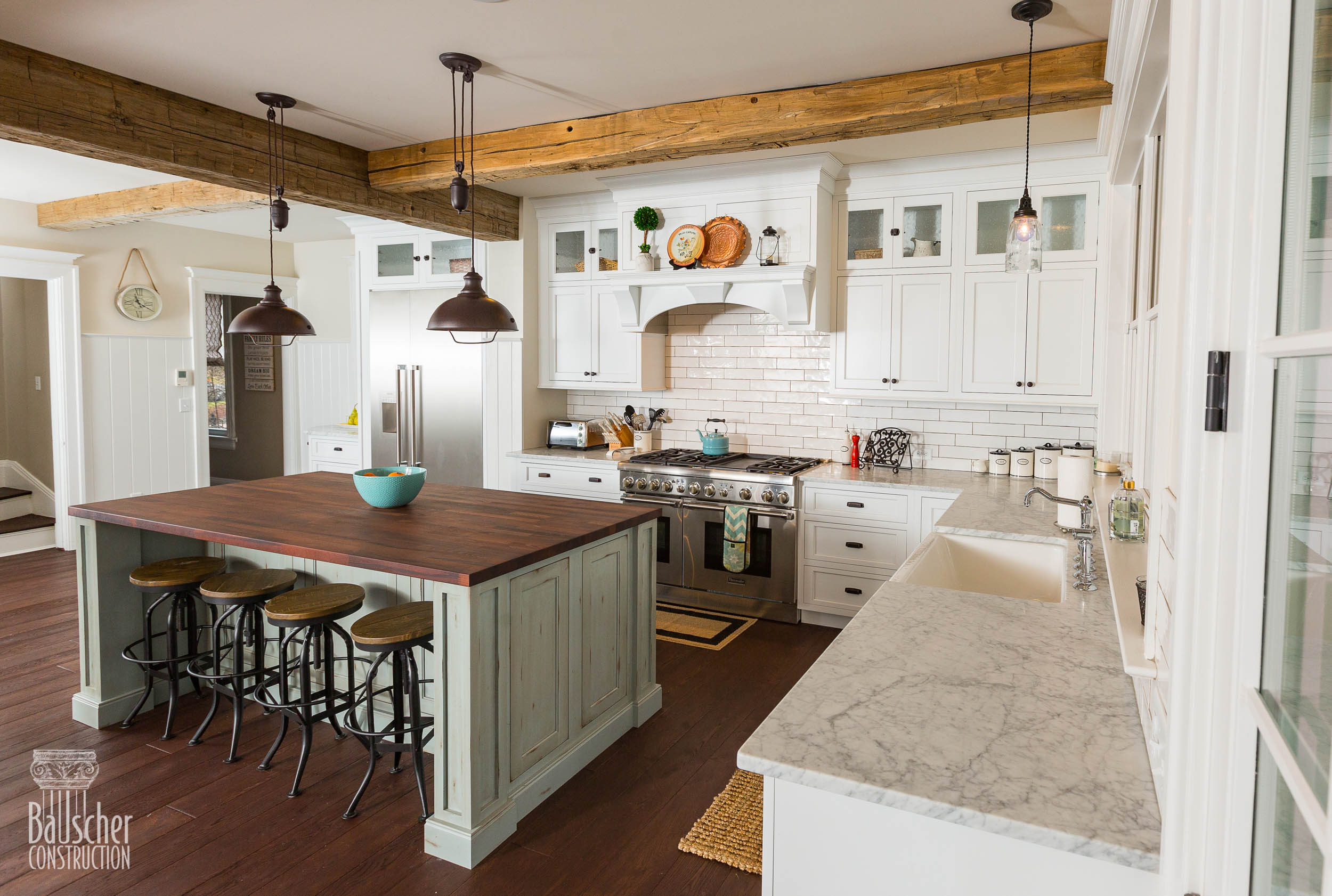 Designing a farmhouse kitchen: 13 ideas that are brimming with character